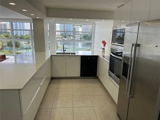 Kamienica w Hallandale Beach, Broward County