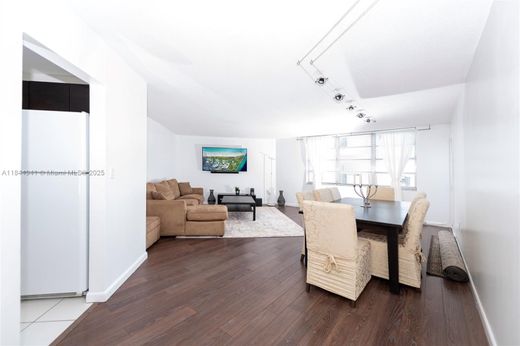 Жилой комплекс, Aventura, Miami-Dade County