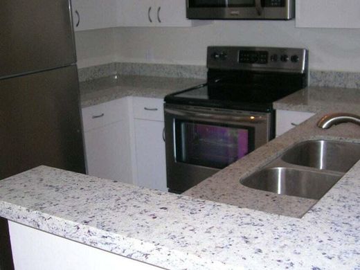 Residential complexes in Hypoluxo, Palm Beach