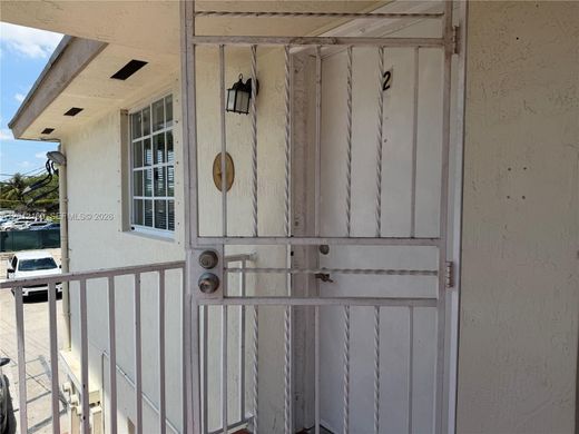 Residential complexes in Hialeah, Miami-Dade