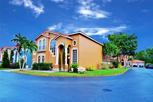 Villa - Doral, Miami-Dade County