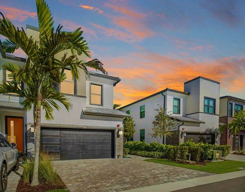 Townhouse in Plantation, Broward County