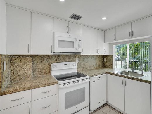 Жилой комплекс, Miami Terrace Mobile Home, Miami-Dade County
