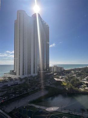 Residential complexes in Sunny Isles Beach, Miami-Dade