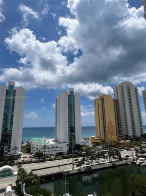 Residential complexes in Sunny Isles Beach, Miami-Dade