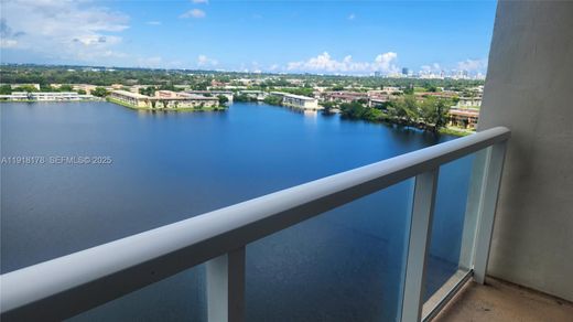 ‏בניין ב  מיאמי, Miami-Dade County