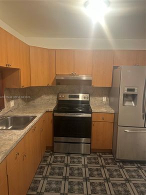 ‏בניין ב  North Miami, Miami-Dade County