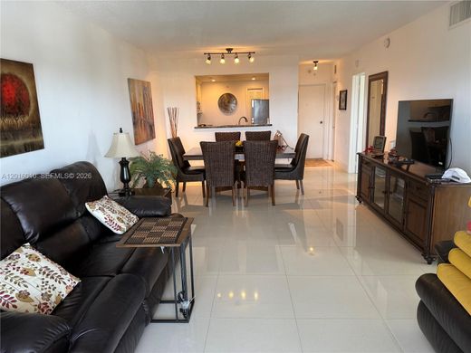 Residential complexes in Lauderdale by the sea, Broward County