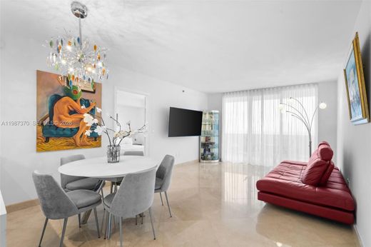 Residential complexes in Hallandale, Broward County