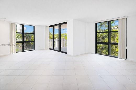 Residential complexes in Key Biscayne, Miami-Dade