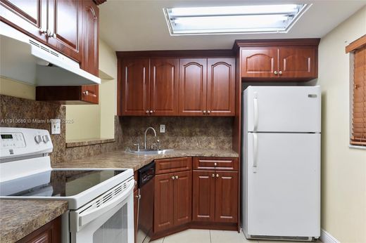 Residential complexes in Miami, Miami-Dade