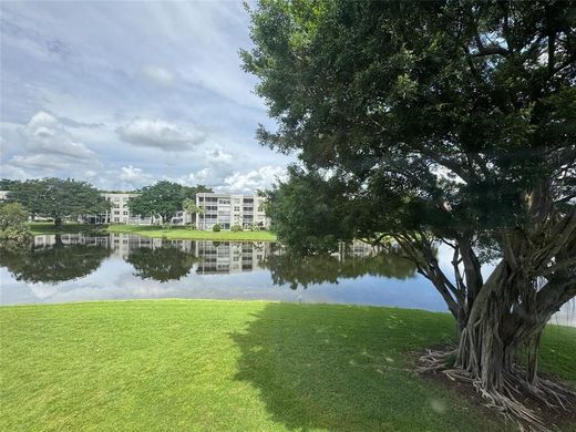 Residential complexes in Davie, Broward County