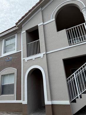 公寓楼  Homestead, Miami-Dade County