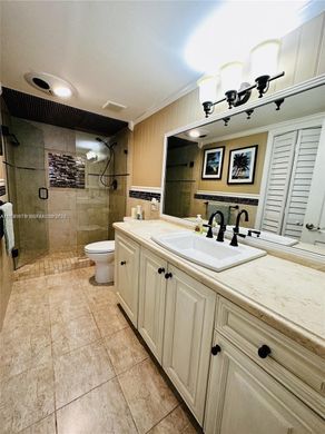 ハリウッド, Broward Countyのアパートメント・コンプレックス