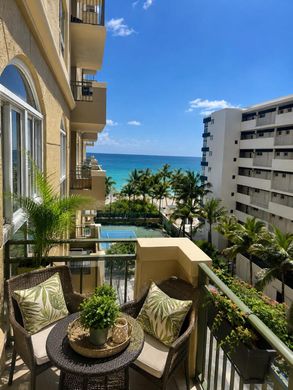 Residential complexes in Hallandale, Broward County