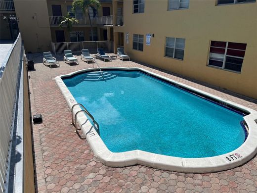 Residential complexes in Pembroke Pines, Broward County