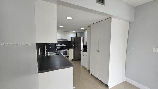 Residential complexes in Miami, Miami-Dade