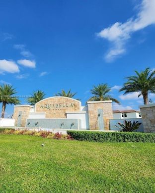 Townhouse in Hialeah, Miami-Dade