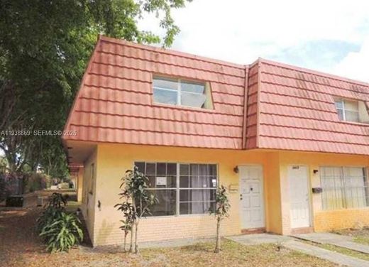 Townhouse in Lauderhill, Broward County