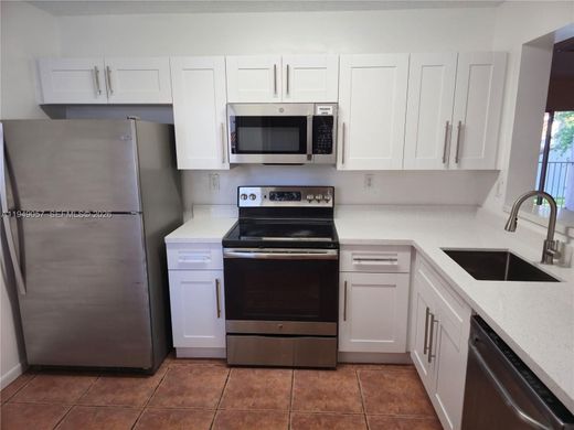 Kamienica w Doral, Miami-Dade County