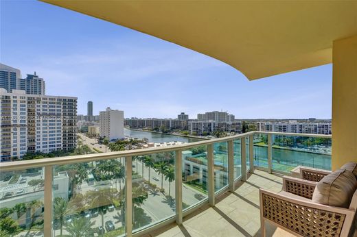 Residential complexes in Hollywood, Broward County