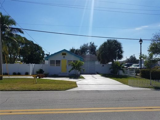 Villa in Oakland Park, Broward County