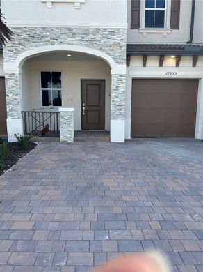 Casa adosada en North Miami, Miami-Dade County