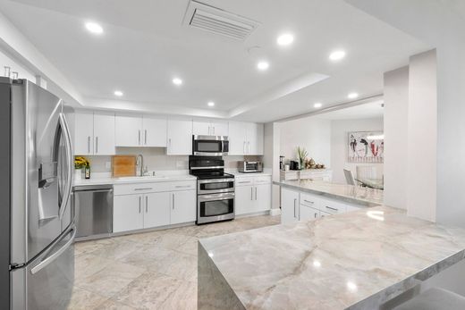 Residential complexes in Pompano Beach, Broward County