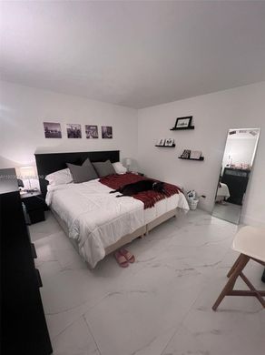 Residential complexes in Oakland Park, Broward County