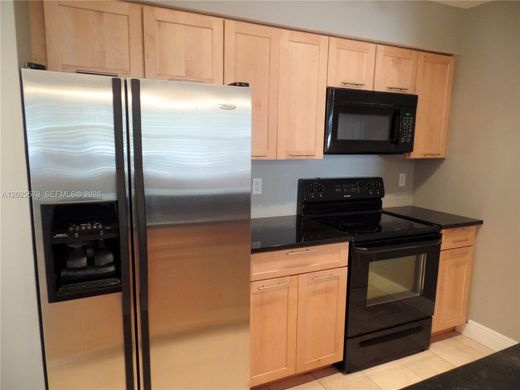 Residential complexes in Oakland Park, Broward County