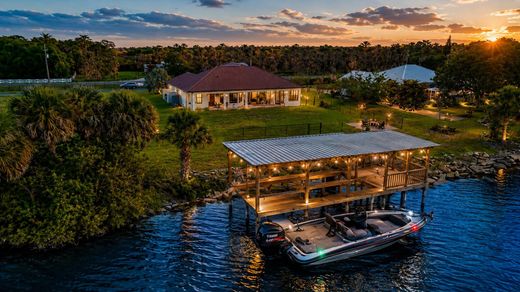 Villa in Okeechobee, Okeechobee County