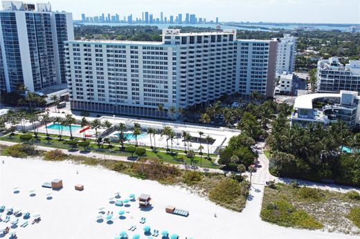 Residential complexes in Miami Beach, Miami-Dade
