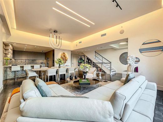 Residential complexes in Hollywood, Broward County