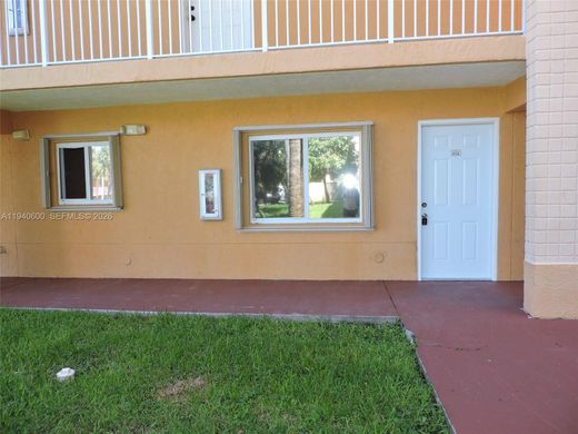 Residential complexes in Miami, Miami-Dade