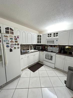 Komplex apartman Hialeah, Miami-Dade County