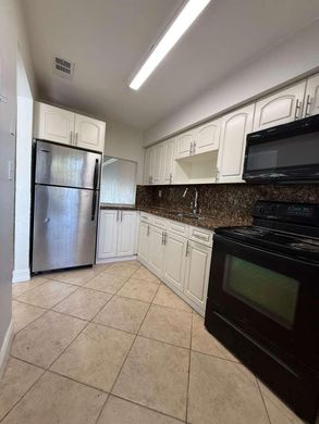 Townhouse in Miami Gardens, Miami-Dade