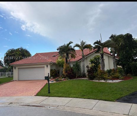 Villa in Weston, Broward County