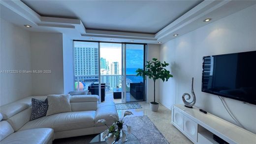 Residential complexes in Hallandale, Broward County