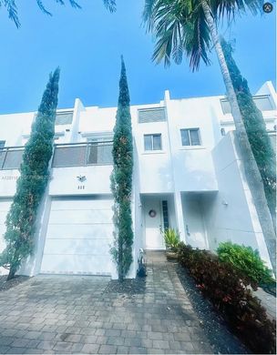 Townhouse in Fort Lauderdale, Broward County