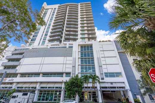 Residential complexes in Fort Lauderdale, Broward County