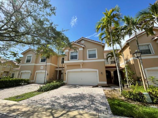 Townhouse in Miramar, Broward County