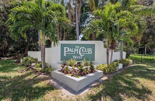 Residential complexes in West Palm Beach, Palm Beach