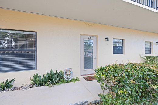 Residential complexes in Hollywood, Broward County