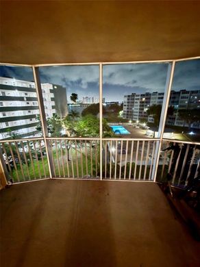 Residential complexes in Miami, Miami-Dade