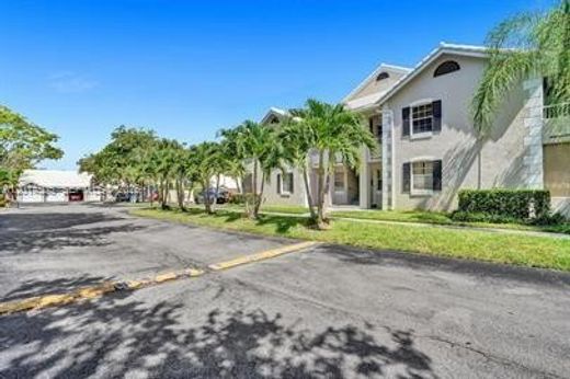 Residential complexes in Oakland Park, Broward County