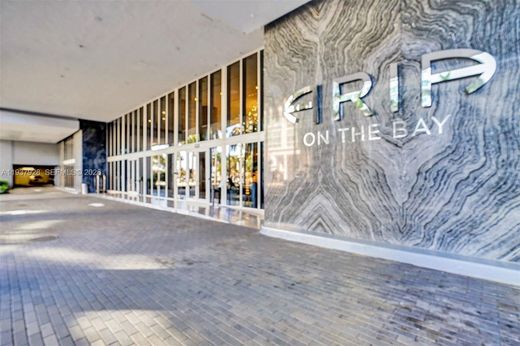 マイアミ, Miami-Dade Countyのアパートメント・コンプレックス