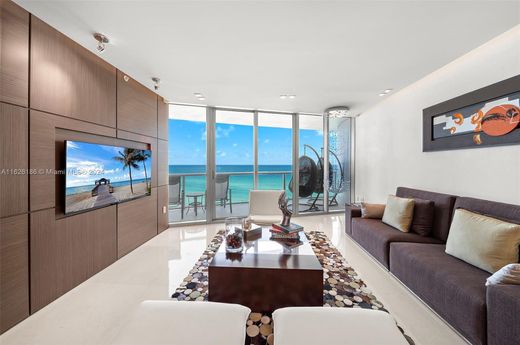 Sunny Isles Beach, Miami-Dade Countyのアパートメント・コンプレックス