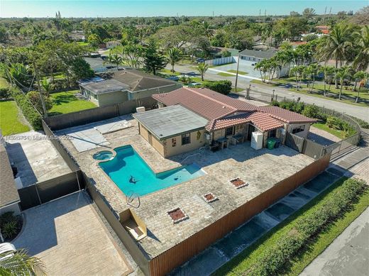 マイアミ, Miami-Dade Countyのヴィラ