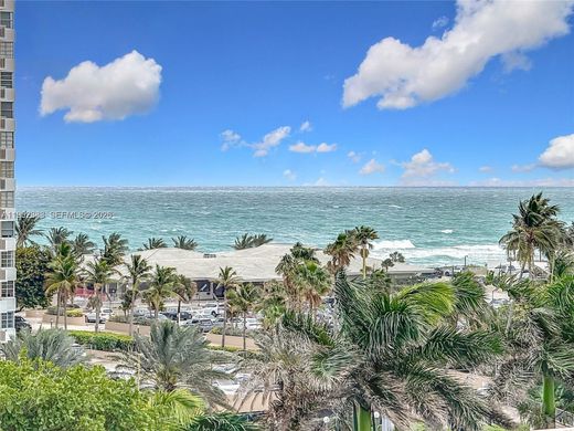 Residential complexes in Hallandale, Broward County