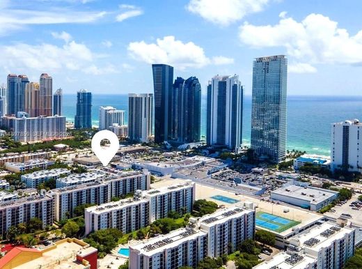 Complexes résidentiels à Sunny Isles Beach, Comté de Miami-Dade